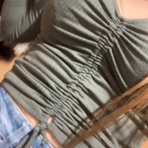 tie long sleeve crop top